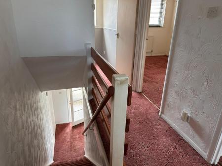 3 bedroom Terraced House to let in Petersham Close, Newport Pagnell, MK16