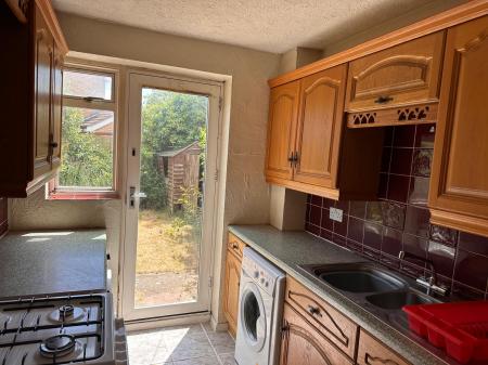 3 bedroom Terraced House to let in Petersham Close, Newport Pagnell, MK16