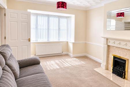 3 bedroom Detached house to let in Leonardslee, Westcroft, Milton Keynes, MK4