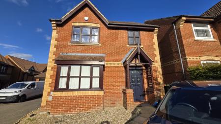 3 bedroom Detached house to let in Leonardslee, Westcroft, Milton Keynes, MK4