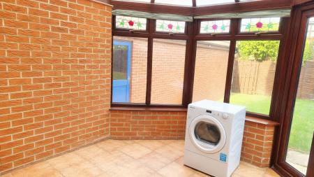 3 bedroom Detached house to let in Leonardslee, Westcroft, Milton Keynes, MK4