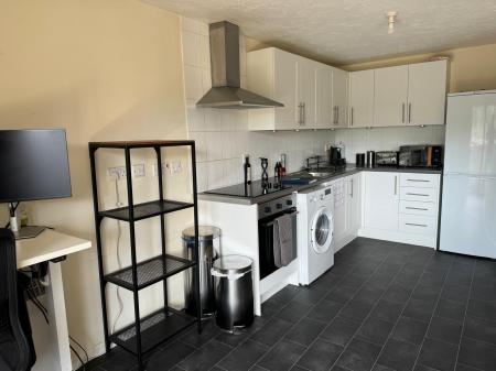 1 bedroom Flat to let in Boycott Avenue, Oldbrook, Milton Keynes, MK6
