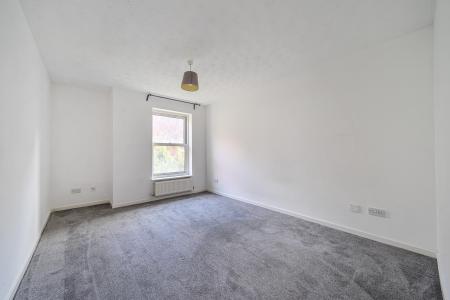2 bedroom Flat to let in North Row, Central Milton Keynes, Milton Keynes, MK9