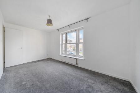 2 bedroom Flat to let in North Row, Central Milton Keynes, Milton Keynes, MK9