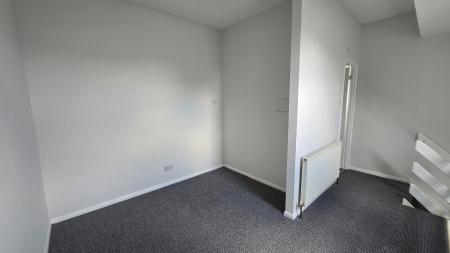 1 bedroom Maisonette to let in Petersham Close, Newport Pagnell, Milton Keynes, MK16