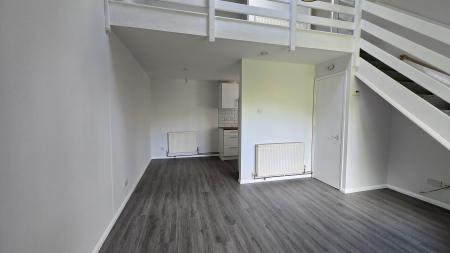 1 bedroom Maisonette to let in Petersham Close, Newport Pagnell, Milton Keynes, MK16