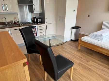 1 bedroom Flat to let in Staten House, Central Milton Keynes, Milton Keynes, MK9