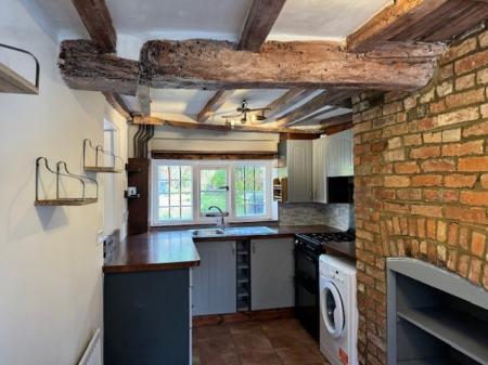 3 bedroom Cottage to let in Silver Street, Newport Pagnell, Milton Keynes, MK16