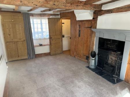 3 bedroom Cottage to let in Silver Street, Newport Pagnell, Milton Keynes, MK16