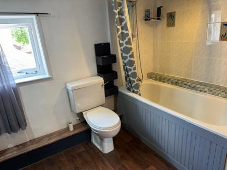 3 bedroom Cottage to let in Silver Street, Newport Pagnell, Milton Keynes, MK16