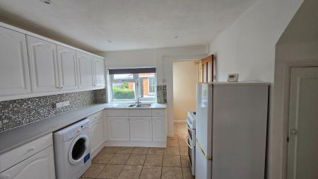 2 bedroom Terraced House to let in Chicheley Street, Newport Pagnell, MK16
