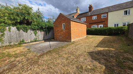 2 bedroom Terraced House to let in Chicheley Street, Newport Pagnell, MK16