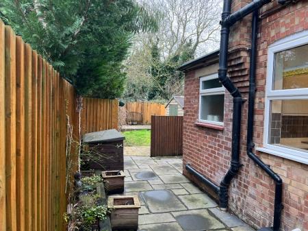 2 bedroom Semi-detached house to let in High Road, Cotton End, Bedford, MK45