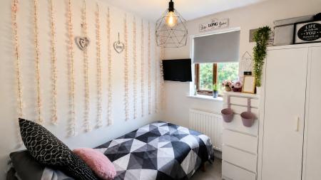 3 bedroom Semi-detached house to let in Wistmans, Furzton, Milton Keynes, MK4