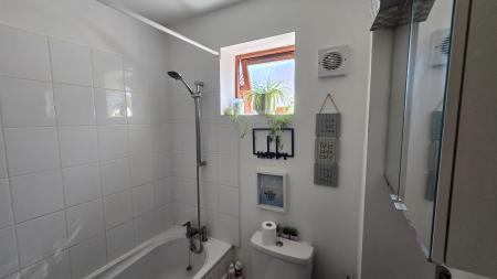 3 bedroom Semi-detached house to let in Wistmans, Furzton, Milton Keynes, MK4