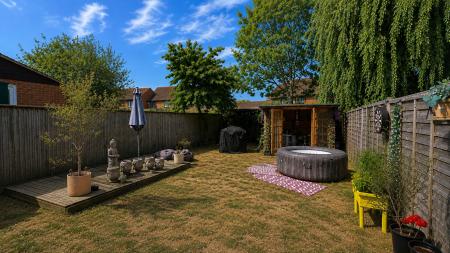3 bedroom Semi-detached house to let in Wistmans, Furzton, Milton Keynes, MK4