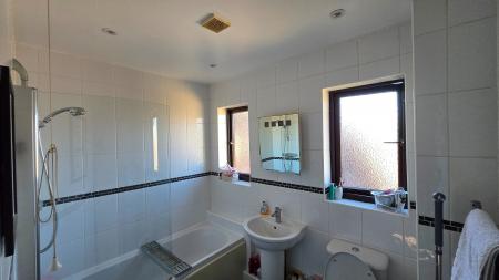 2 bedroom Link detached house to let in Brindlebrook, Two Mile Ash, Milton Keynes, MK8