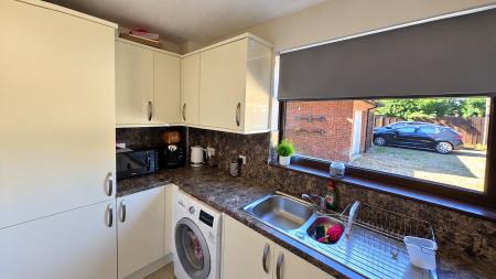 2 bedroom Link detached house to let in Brindlebrook, Two Mile Ash, Milton Keynes, MK8