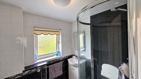 3 bedroom Semi-detached house to let in Bishopstone, Bradville, Milton Keynes, MK13