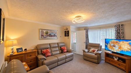 3 bedroom Semi-detached house to let in Bishopstone, Bradville, Milton Keynes, MK13