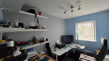 3 bedroom Semi-detached house to let in Bishopstone, Bradville, Milton Keynes, MK13