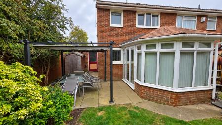 3 bedroom Semi-detached house to let in Bishopstone, Bradville, Milton Keynes, MK13