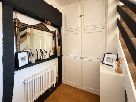 3 bedroom Flat to let in High Street, Stony Stratford, Milton Keynes, MK11