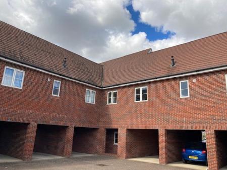1 bedroom Coach House to let in Alder Court, Redhouse Park, Milton Keynes, MK14