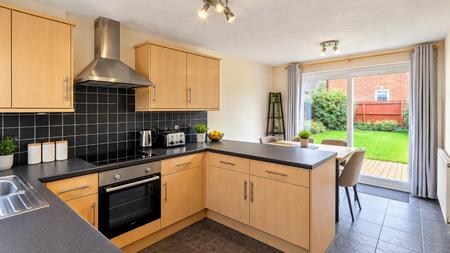 3 bedroom Detached house to let in Milton Drive, Newport Pagnell, Milton Keynes, MK16