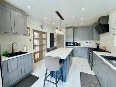 5 bedroom Semi-detached house for sale in Earls Drive, Newcastle upon Tyne, NE15