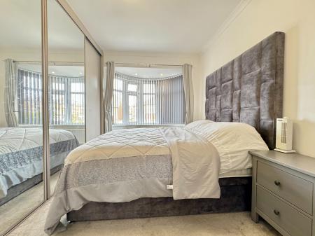 5 bedroom Semi-detached house for sale in Earls Drive, Newcastle upon Tyne, NE15