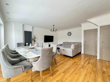 5 bedroom Semi-detached house for sale in Earls Drive, Newcastle upon Tyne, NE15