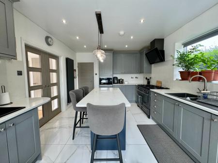 5 bedroom Semi-detached house for sale in Earls Drive, Newcastle upon Tyne, NE15
