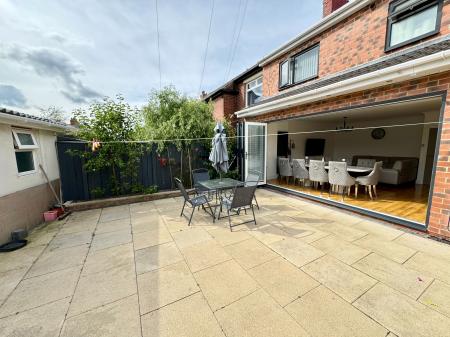 5 bedroom Semi-detached house for sale in Earls Drive, Newcastle upon Tyne, NE15