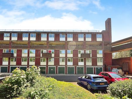 2 bedroom Flat for sale in St Anns Close, Newcastle upon Tyne, NE1