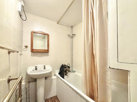 2 bedroom Flat for sale in St Anns Close, Newcastle upon Tyne, NE1