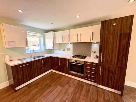 2 bedroom Semi-detached house for sale in Warrington Grove, North Shields, North Shields, NE29