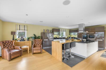 5 bedroom Detached house for sale in Edge Hill, Darras Hall, Ponteland, NE20