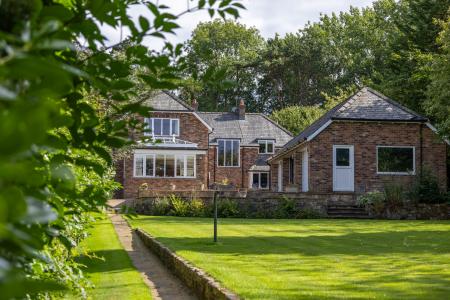 5 bedroom Detached house for sale in Edge Hill, Darras Hall, Ponteland, NE20