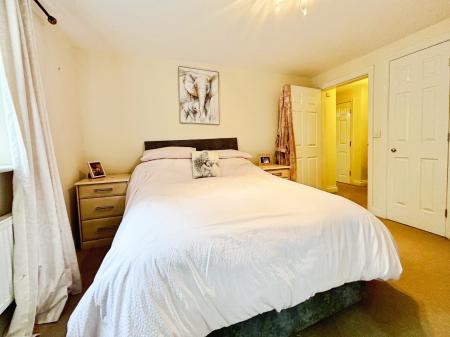2 bedroom Flat for sale in Hawks Edge, West Moor, Newcastle upon Tyne, NE12