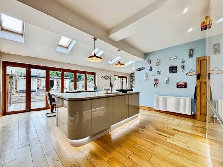 4 bedroom Semi-detached house for sale in The Drive, Benton, Newcastle upon Tyne, NE7