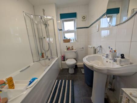 2 bedroom Apartment to let in Royal Courts, Sunderland, SR2