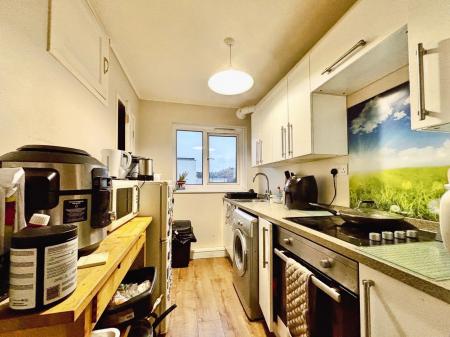 2 bedroom Flat for sale in West Farm Avenue, Longbenton, Newcastle upon Tyne, NE12