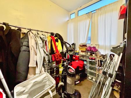 2 bedroom Flat for sale in West Farm Avenue, Longbenton, Newcastle upon Tyne, NE12