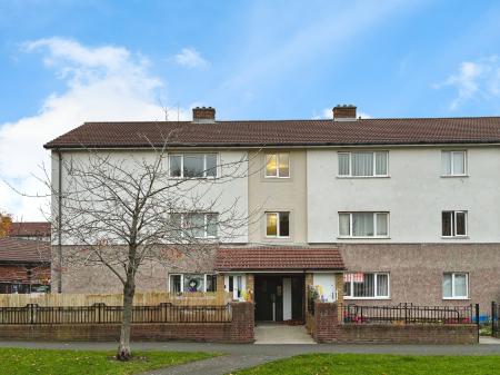 2 bedroom Flat for sale in West Farm Avenue, Longbenton, Newcastle upon Tyne, NE12