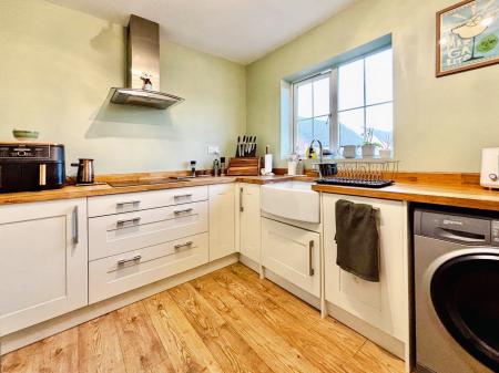 2 bedroom Flat for sale in Rowes Mews, St Peters Basin, Newcastle upon Tyne, NE6