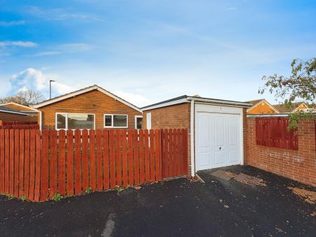 2 bedroom Bungalow for sale in Oakenshaw, Dumpling Hall, Newcastle upon Tyne, NE15
