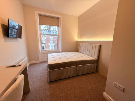 8 bedroom Terraced House to let in Azalea Terrace North, Sunderland, SR2