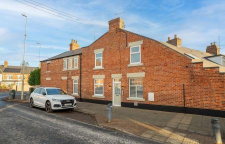 6 bedroom Semi-detached house to let in Hedworth Lane, Boldon Colliery, NE35