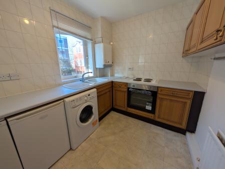 2 bedroom Apartment to let in Manor Court, Westoe, South Shields, NE33